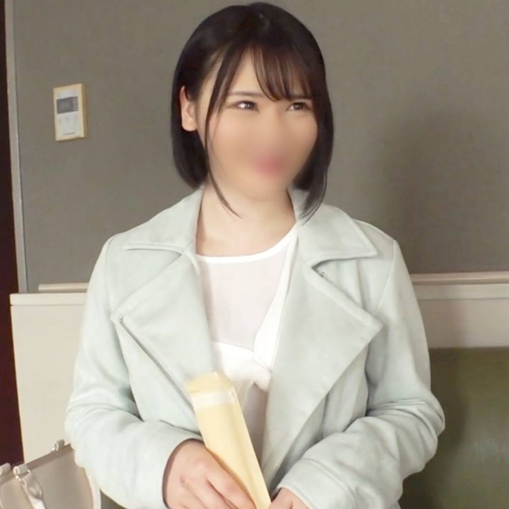 【素人個撮】清楚女子がオイルまみれの３Ｐセックス。巨乳がぷるぷる激揺れ。