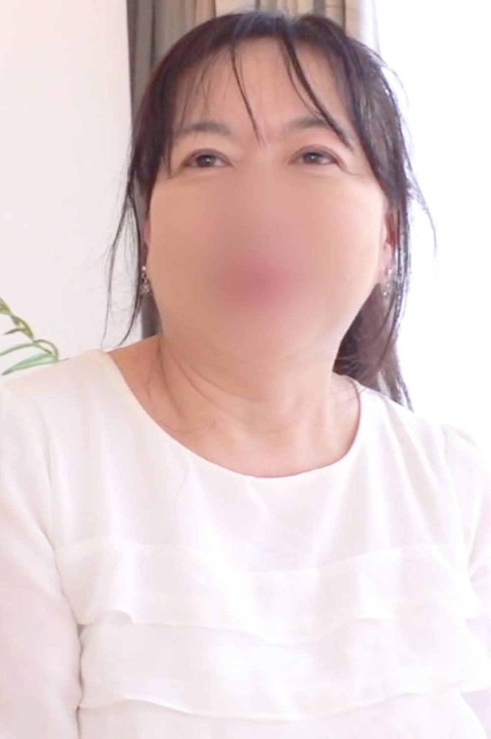 【個人撮影】豊満ボディの変態熟妻(58歳)”あけみさん”です！ 動けない状態での激しいピストンでイキ狂い！