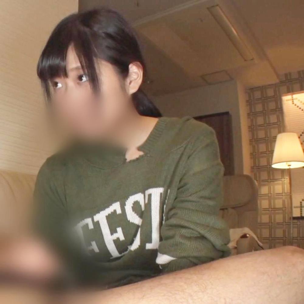 【個撮・ハメ撮り】浅黒い肌と程良い肉付きが健康的で可愛らしい素人娘◆開脚の体制で結合部丸見え！巨根で連続イカせ！