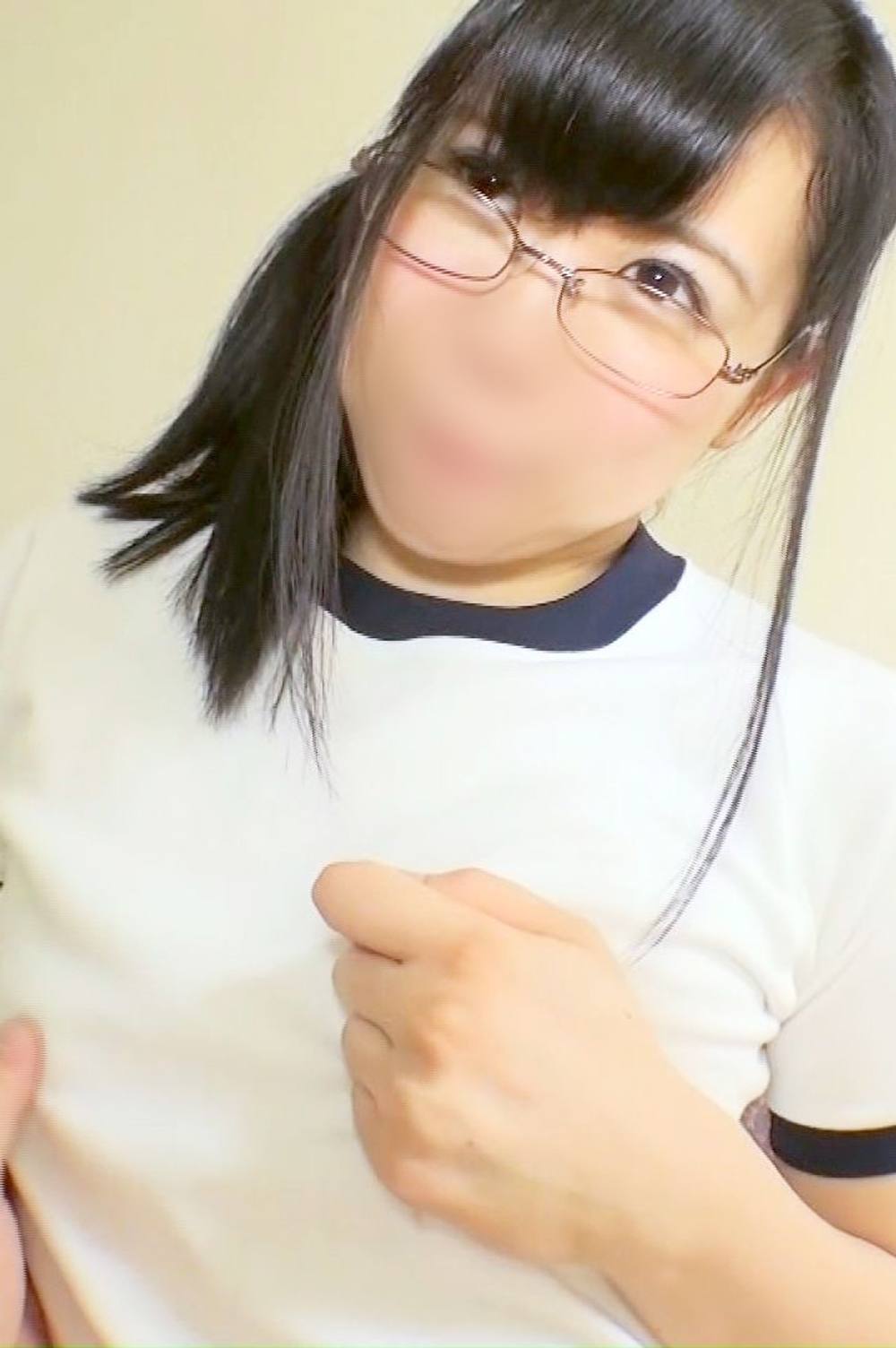 【個人撮影】地味ながらも可愛い眼鏡女子(20歳)♥ コスプレSEXで剛毛おまんこイクぅ♥