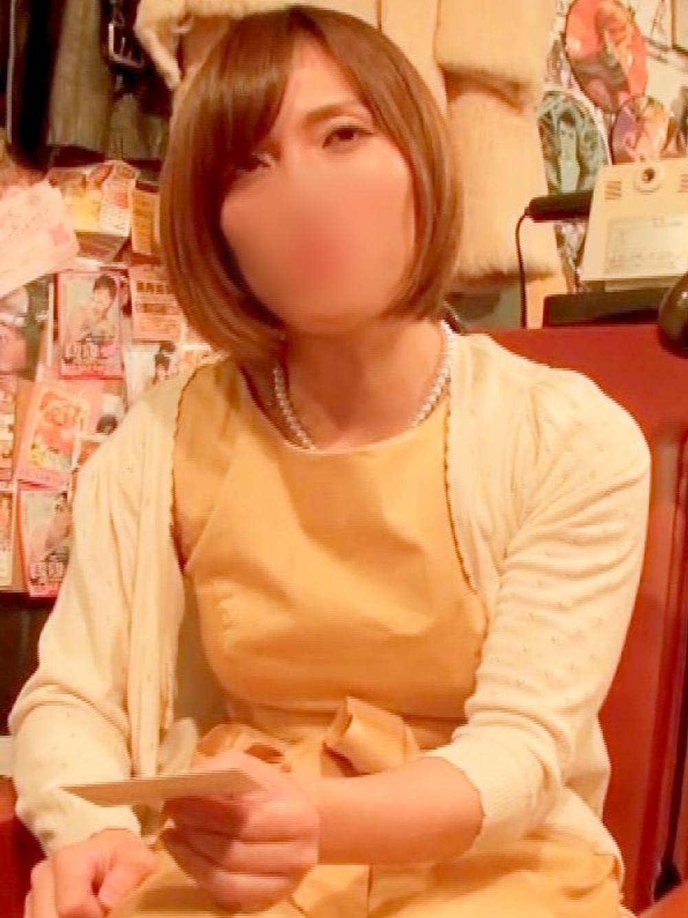 【個人撮影】美脚でサバサバ系のOLさん！ 公開オナニーで顔を真っ赤にしながらイクっ♥