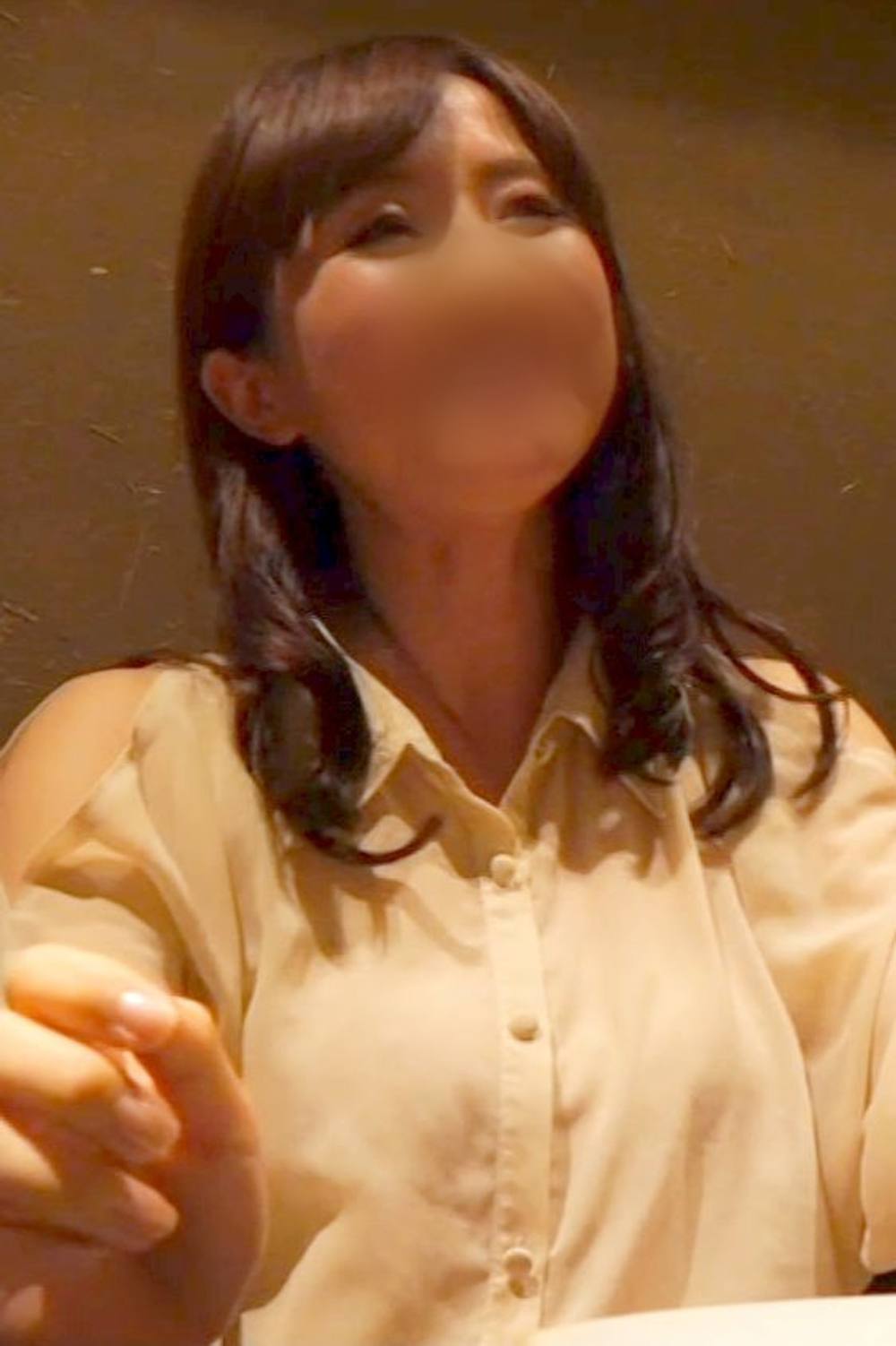 【個人撮影】真面目でお綺麗な人妻さん！ 既婚者の自覚をなくして他人棒を無我夢中でフェラチオ♥