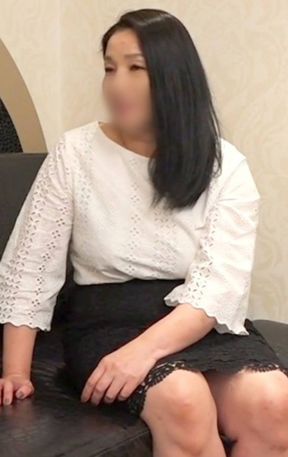 【素人】ぽっちゃり体型の46歳と不倫セックスしました。 旦那のことなど忘れて夢中になってチンポをしゃぶり、生ハメでひたすらイキっぱなし！