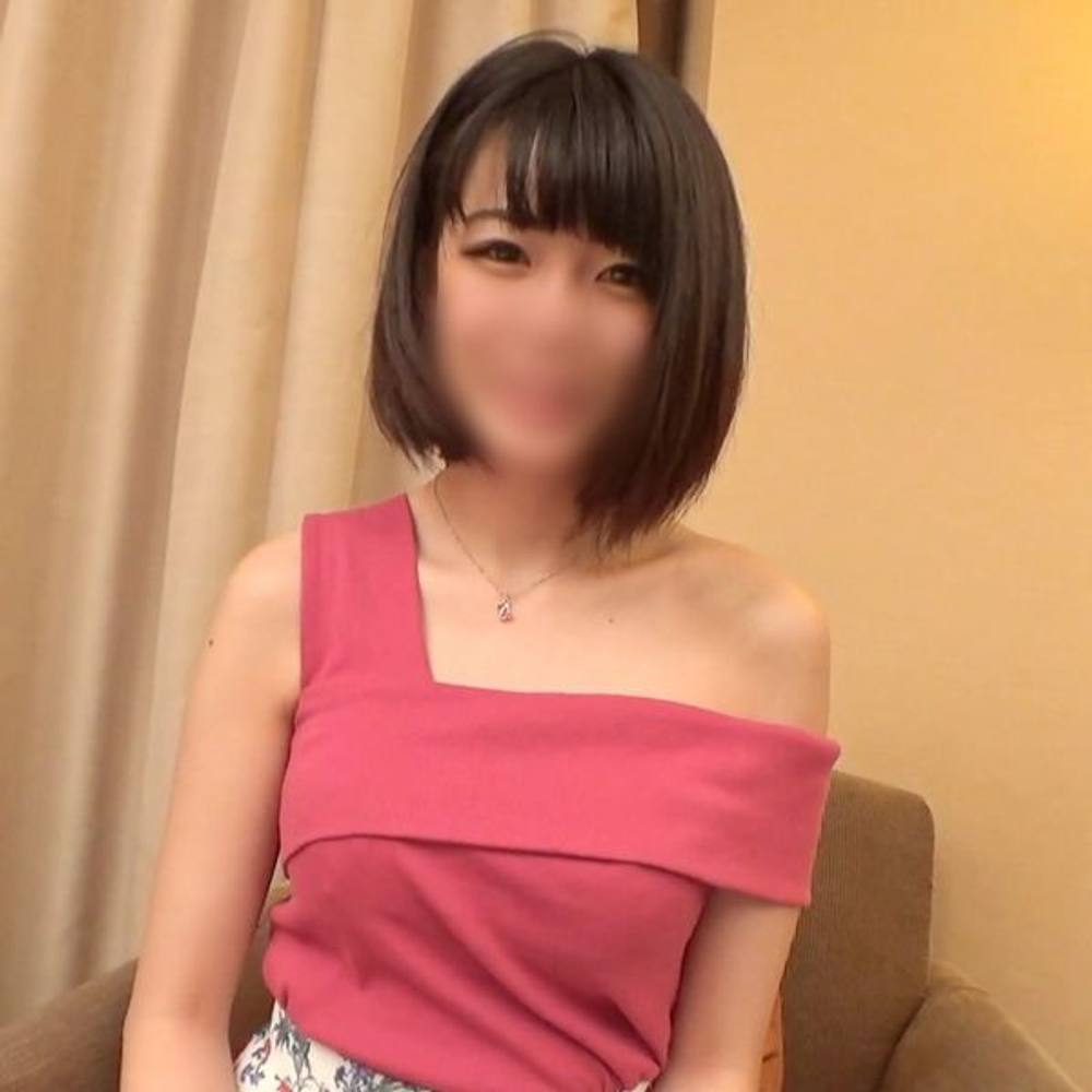 【素人／人妻】気品溢れる肩だしファッションのセレブ美熟女。ドMボディをじっくり弄りまわす中出しセックス。