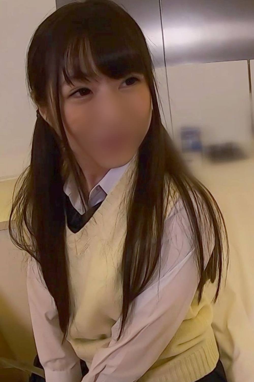 【個人撮影】清純な見た目のコスプレ女子(20歳)です！ 見せつけオナニーで豪快絶頂♥