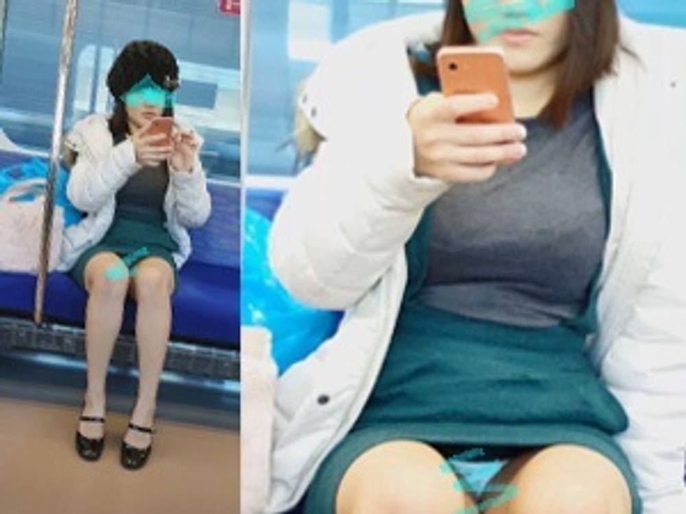 超カワイイ美大生の電車対面パンチラ　縦動画