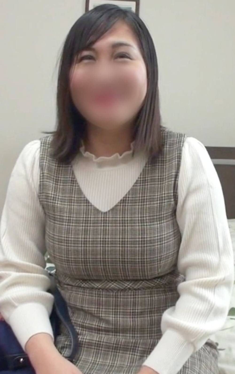 【個人撮影】推定体重63キロのぽっちゃり体型の”まりこさん”(51歳) ハリのある突き出たおっぱいにお腹に溜まった贅肉がいやらしさを感じます！