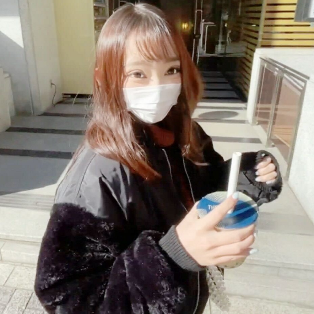 初撮り顔出し！大学一年19歳アイドル顔スレンダー女子 パイパンまんこに中出し援助！【レビュー特典あり】