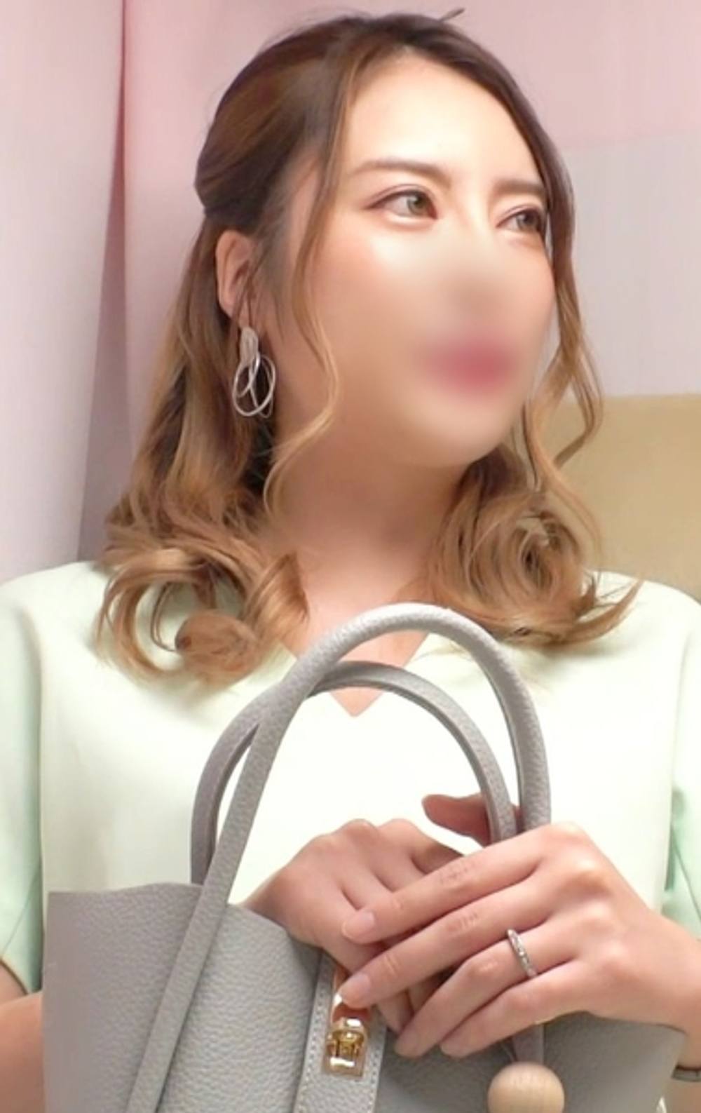 【個撮】綺麗ながらもエッチなことが大好きね変態人妻♥ おまんこびしょ濡れ状態でチンポを舐め始めるともう止まりません！