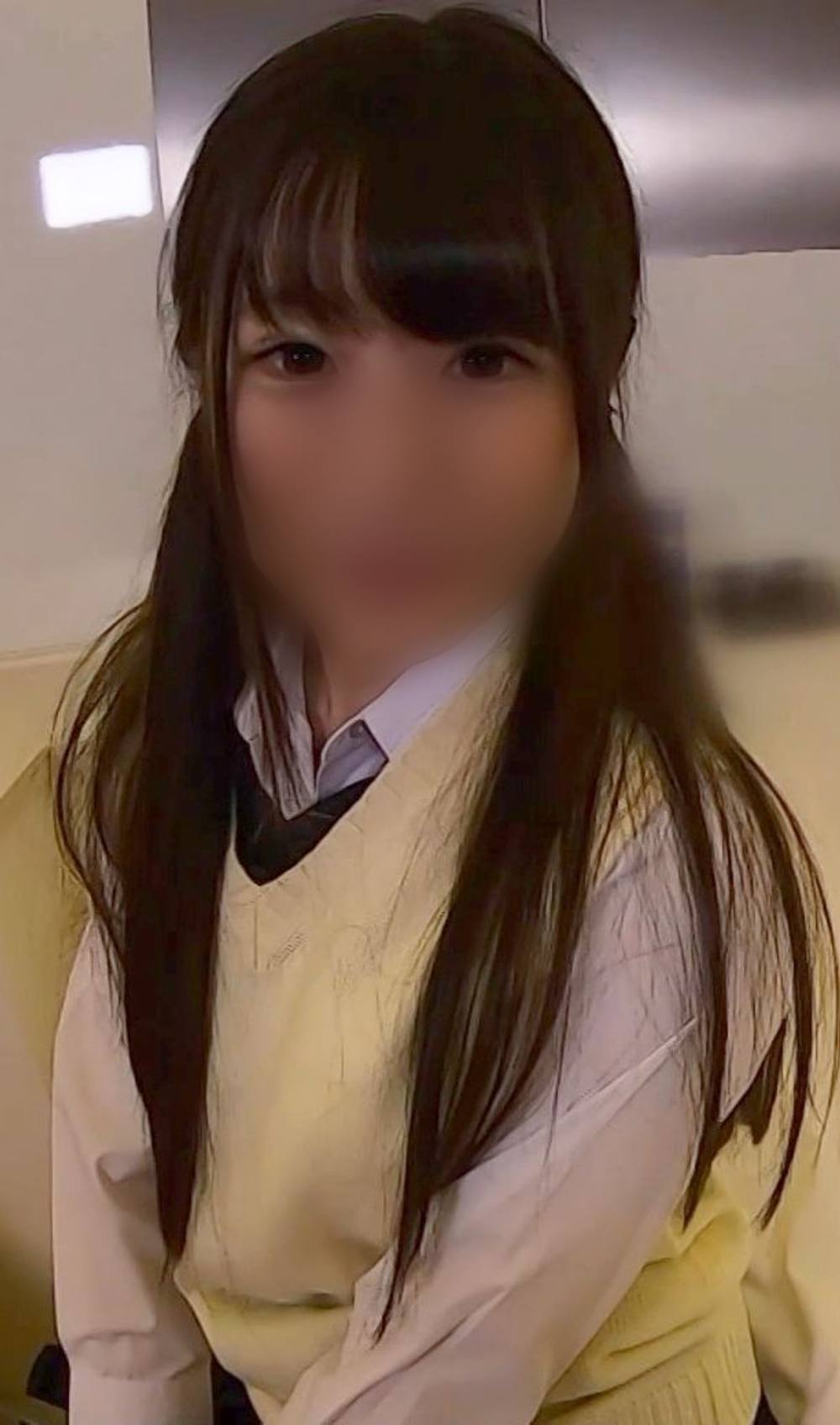 【個人撮影】無邪気な笑顔が素敵な18歳の〇リ系美〇女を撮影。 Bカップ貧乳・無毛おまんこにウキウキしていたら気づいた時にはチンポをしゃぶられていました！