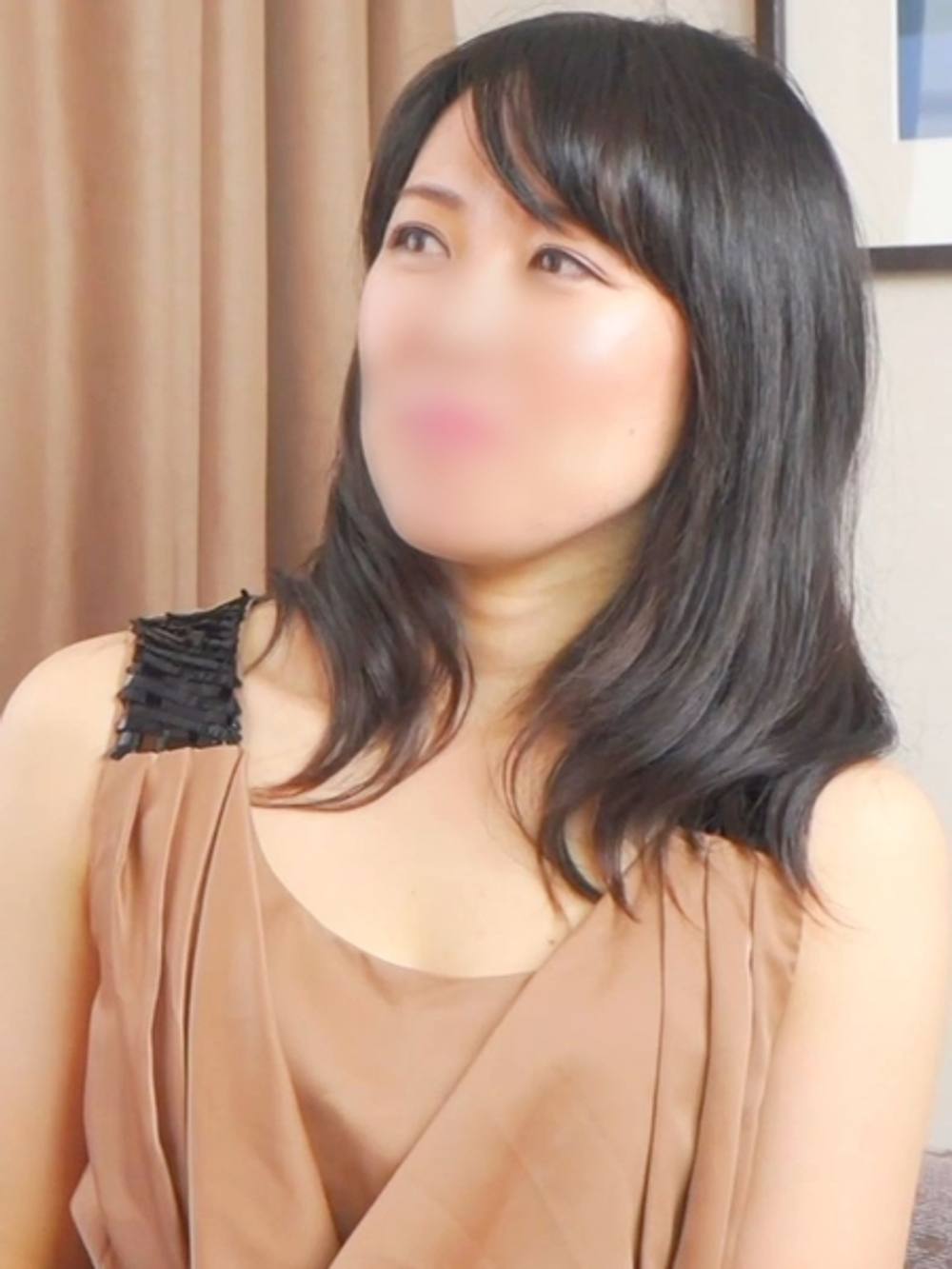 【素人】清楚系で綺麗な41歳の人妻さんとの不倫を撮影しました。 敏感マンコに電マを押し当てると大興奮→他人の勃起チンポを無我夢中でフェラチオ♥