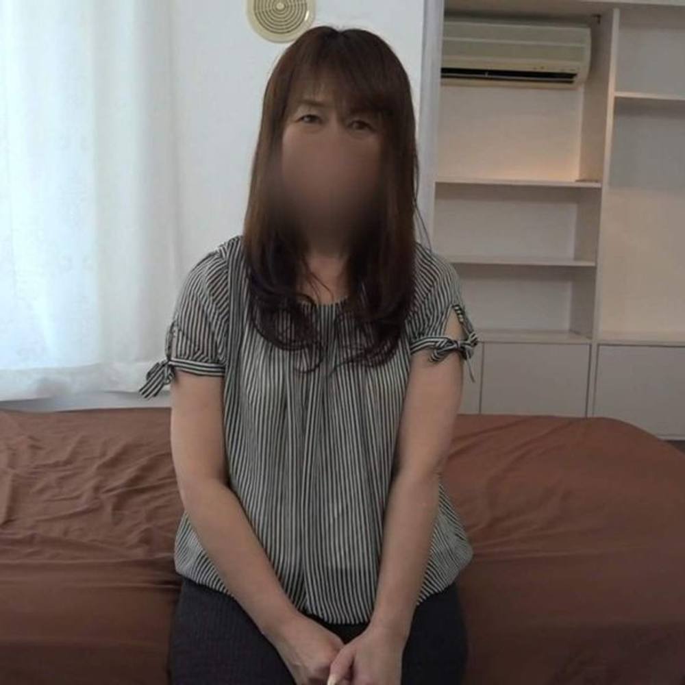 【熟女】 サイトで出会った欲求不満な美熟女妻…初めての不倫SEXに興奮しまくりでびしょ濡れに…⁉