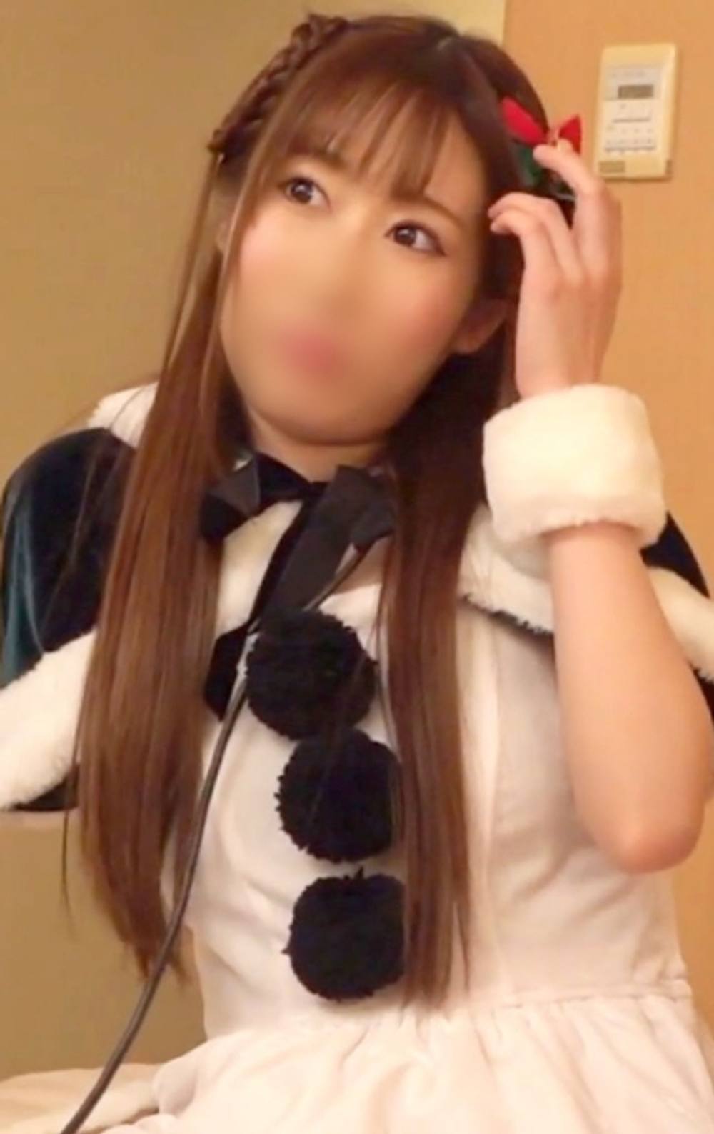 【個撮】綺麗な顔立ちのパイパンOLさんとコスプレエッチしました♥ 天使のような可憐さがありますが、クンニ責めで興奮してクリトリスを勃起させながらイク♥