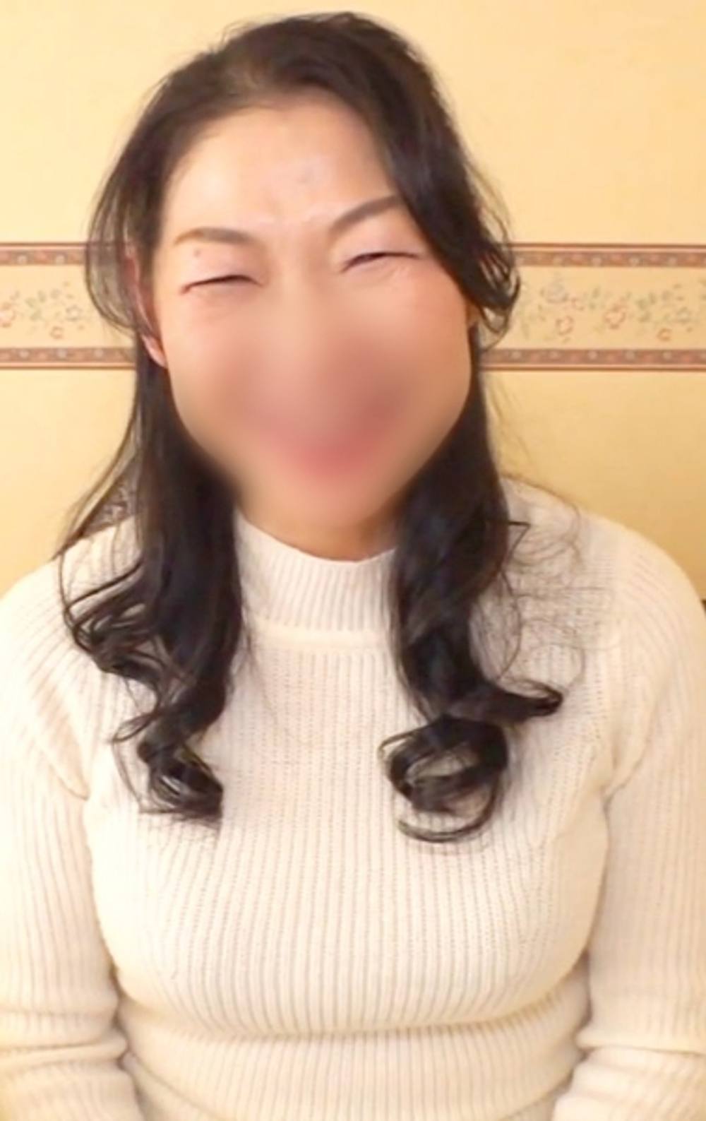 【素人】クロッチに愛液が染み込むほど興奮している変態熟女『みちこさん』 よほど性欲が溜まっているのか不倫チンポへのがっつき方がドエロいです。