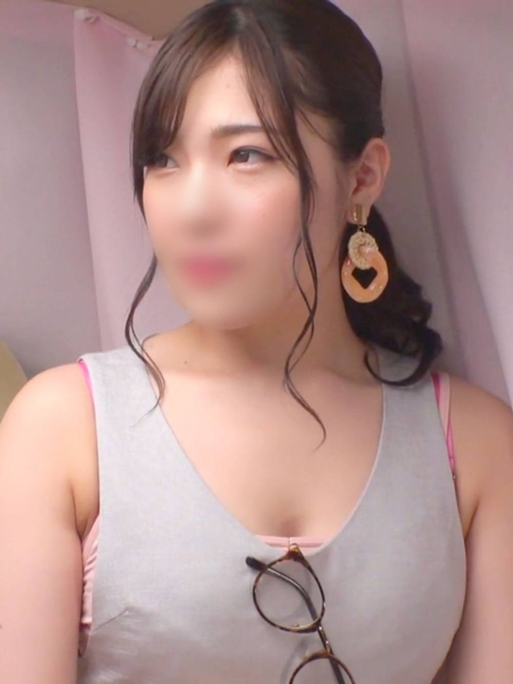 【個撮】清楚系で上品な三十路妻と中出し不倫セックス。 見た目とはかけ離れた淫乱な姿に、万が一旦那が観たら精●崩壊間違いなしです。