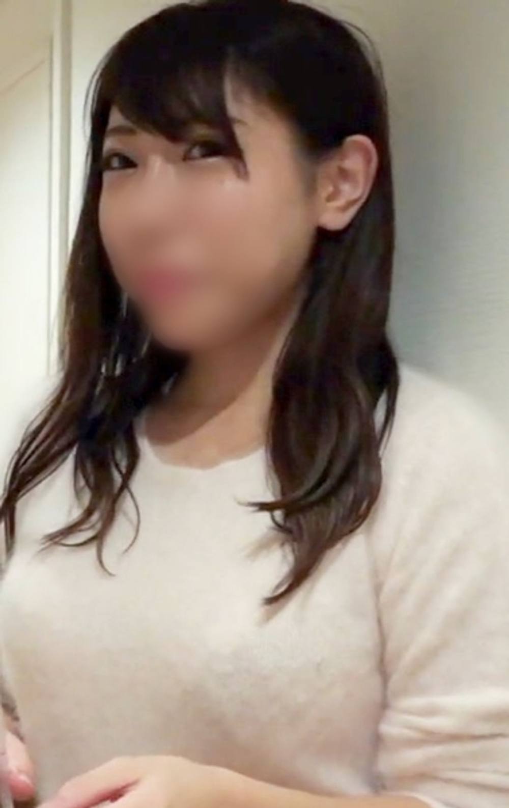 【個人撮影】クールさがある反面乙女でMな女の子”さつきちゃん” 巨根でのピストンで腰をガクガクにさせながら悶え狂い→大量中出しで膣からザーメンどろ～り♥