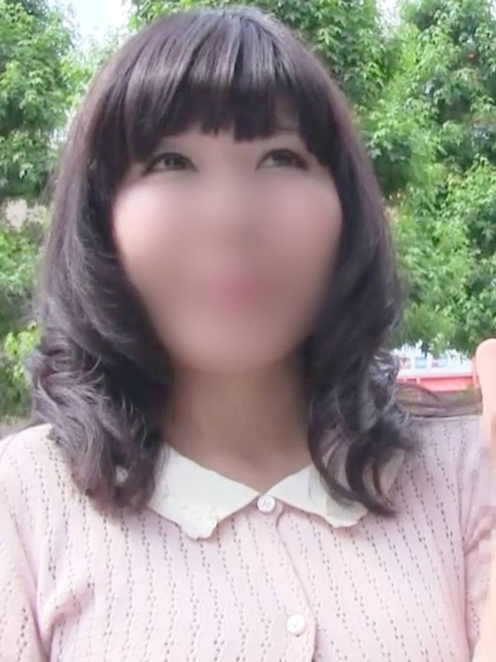 【素人】ぽっちゃりした体つきの熟妻さんと不倫SEX。 見た目はイマイチですが、感じている表情や声がいやらしくてヌけます！