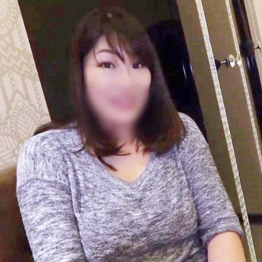 【熟女】105センチKカップ。ド迫*BODY。39歳。人妻。まゆみさん。強烈な乳圧でしごく美爆乳パイズリ。柔肌のぽっちゃりボディを激しく震わせ大量潮吹き。大胆イキ。