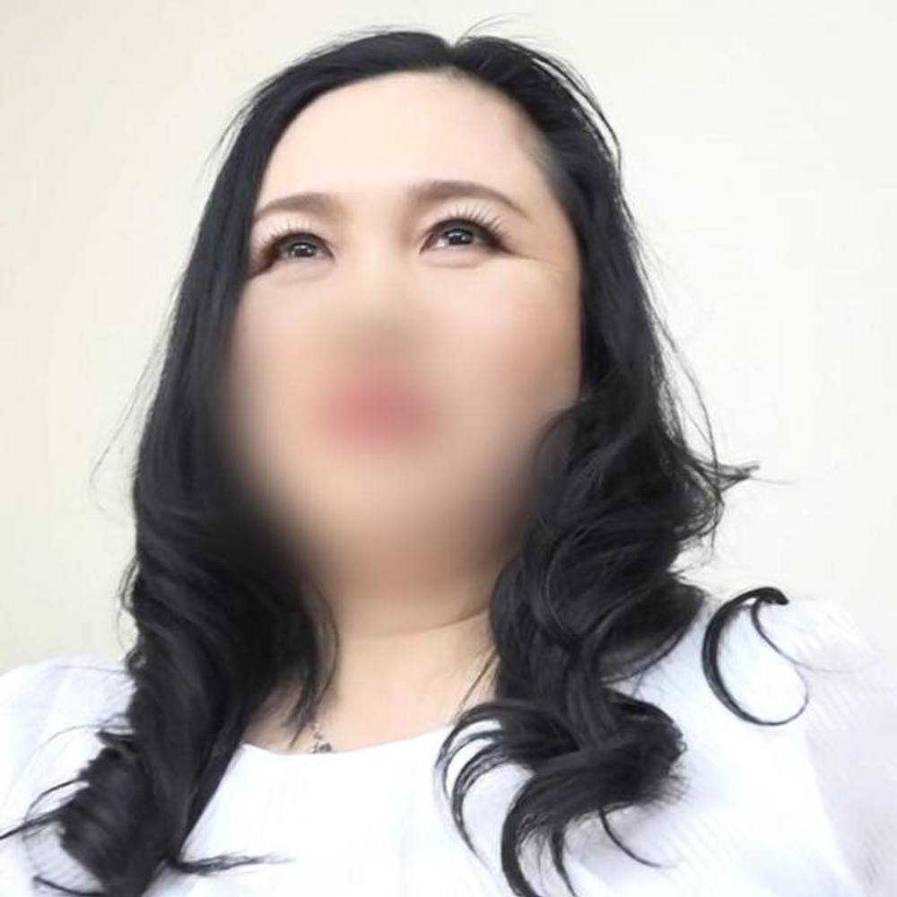 《熟女・中出し》化粧濃いめな46歳・豊満熟女◆腰振りしまくるド迫力なハメ撮りセックス◆熟したおま○こに膣内射精！