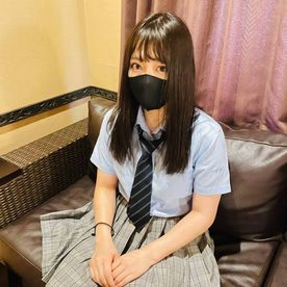 パパ活でお小遣い稼ぎをしようとしたけど、戸惑う巨乳娘さやちゃん１８歳