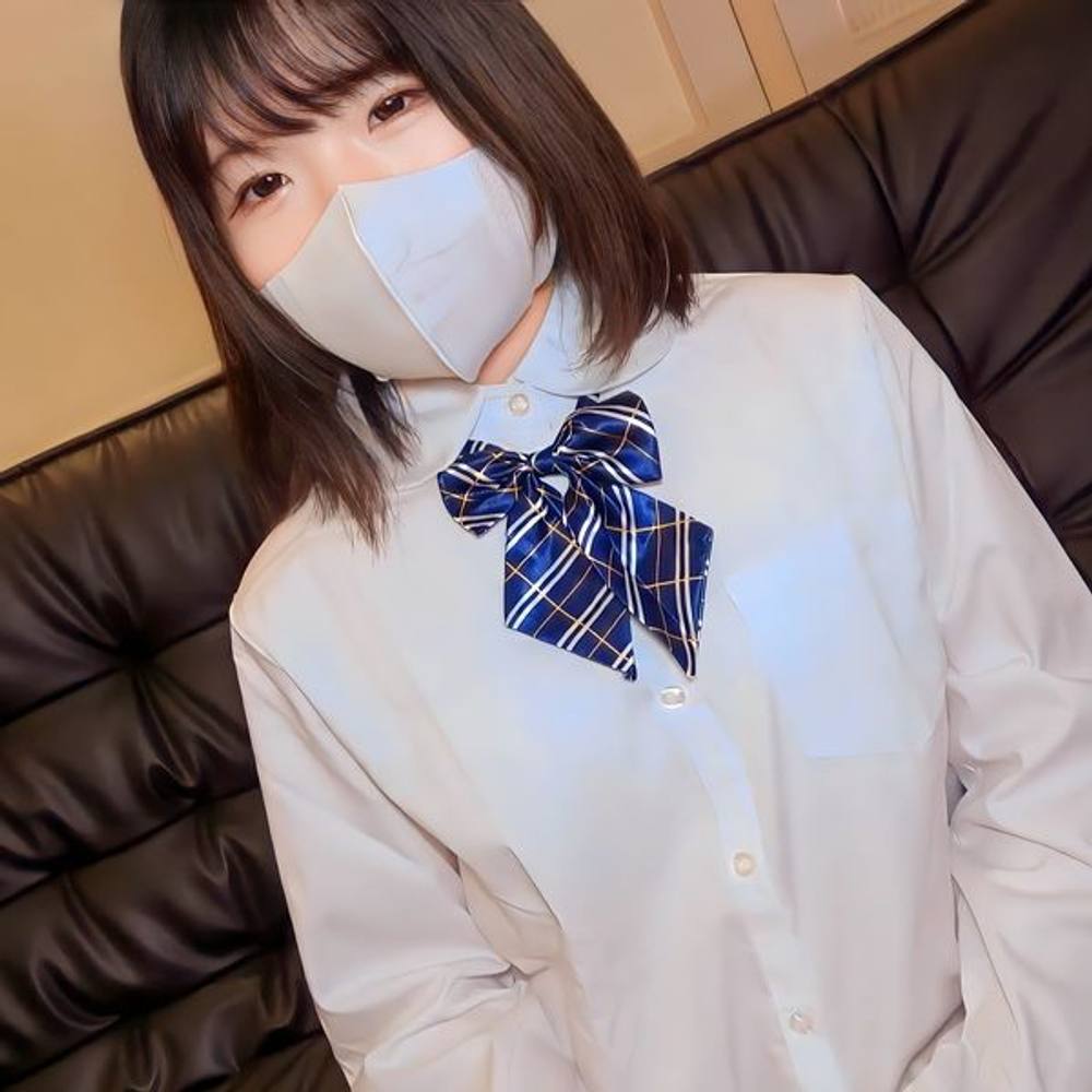 【無】【ハメ撮り390】初々しい純粋女子に少し前まで来ていた制服を着てもらいました！デンマでじっとり潮吹きしちゃう感度高め娘♡超若いピチピチのお肌に大興奮して２回も大量中出し♡　※レビュー特典／高画質