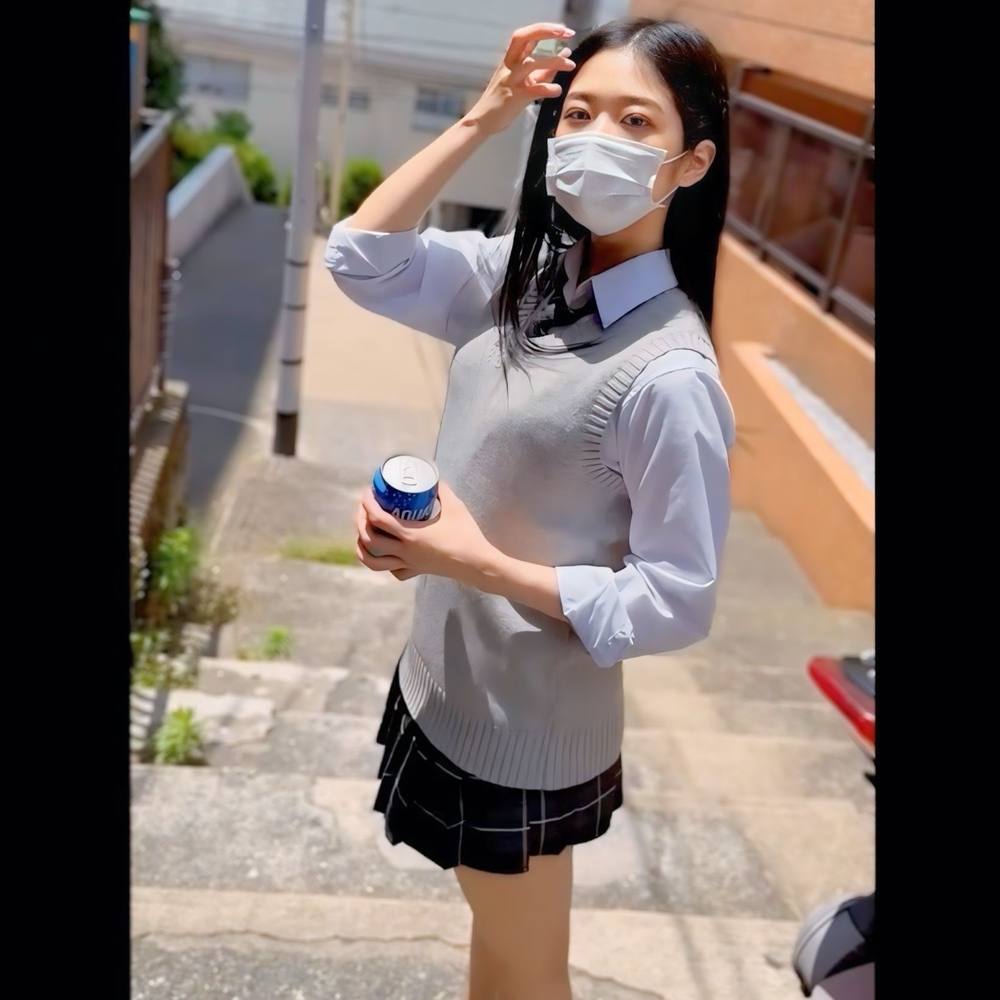 【限定】アクエリアスと上玉制服生。37℃の炎天下の中で大量中出し