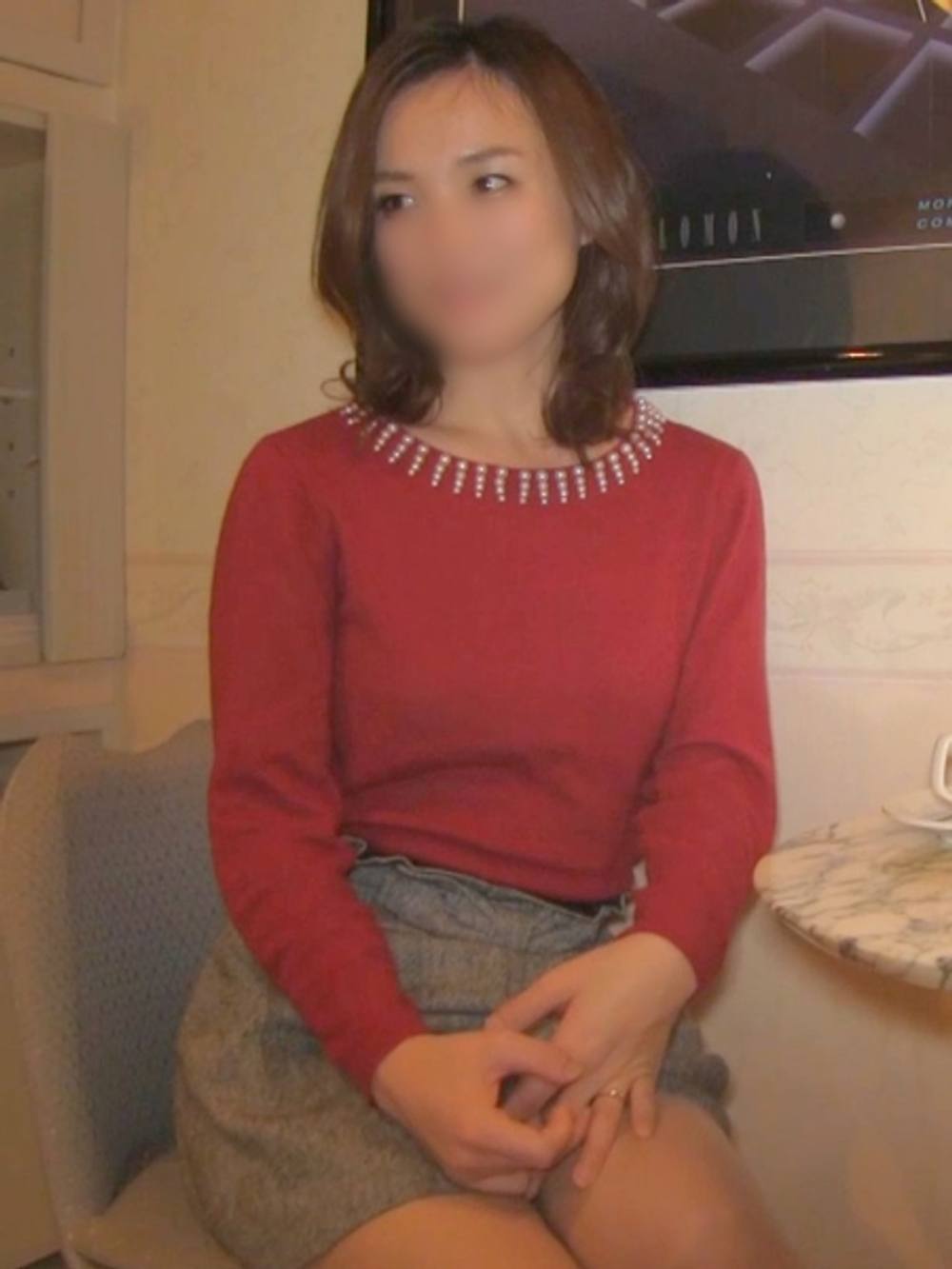 【素人】容姿端麗なスレンダー人妻さんとの不倫SEXを撮影しました。 激しいピストンでうっとりしながら体をくねらせてイクっ♥