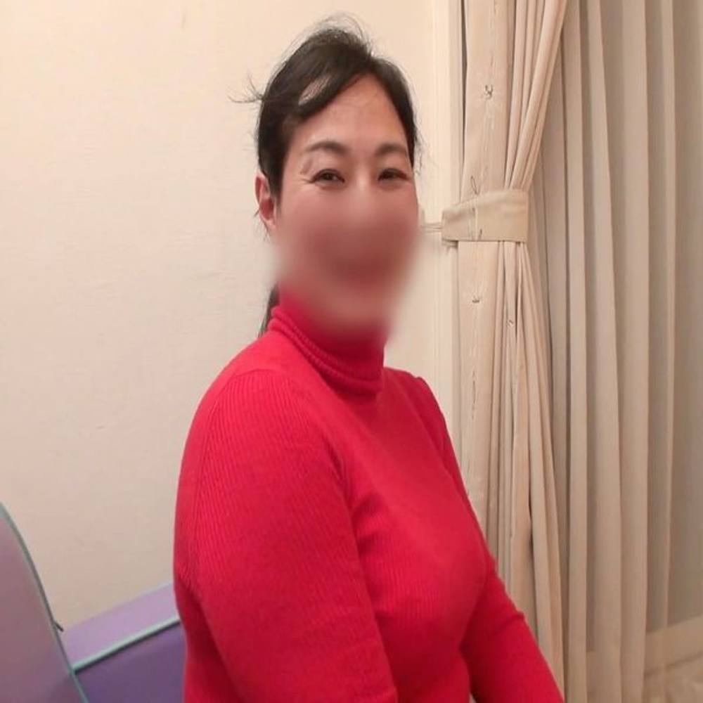 【人妻／熟女】51歳ぽっちゃりボディの専業主婦。贅肉ぷるぷる揺らして淫れるハメ撮りセックス。