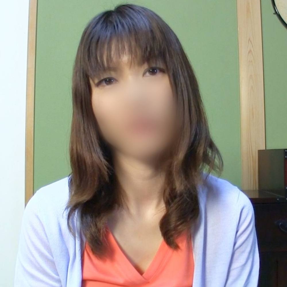 【不倫】綺麗な色白ボディをした人妻さんとの不倫SEXを撮影しました。 ゴム無しチンポで膣奥を突くと、理性を失って全身をガクガクと震わせながらイクっ♥