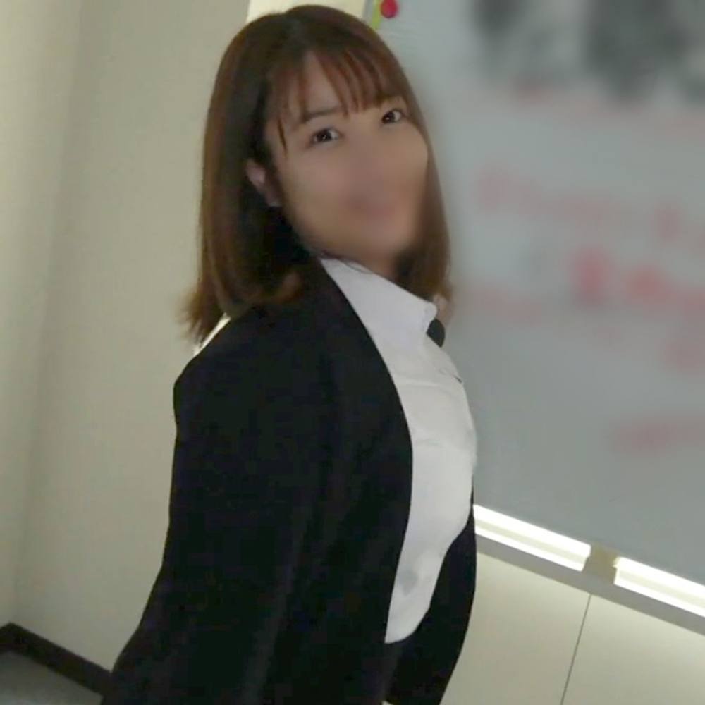 【素人】可愛い顔した人妻OL(35) 清純で真面目なのかと思いきや、会社内セックスで剛毛おまんこはイキまくり。