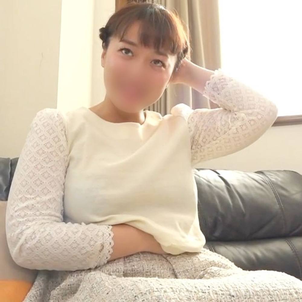 【不倫】ぽっちゃり巨乳のシャイな人妻(35) 手コキで他人棒の硬さ、熱を感じると興奮！ 嬉しそうにフェラと素股でご奉仕してくれました。