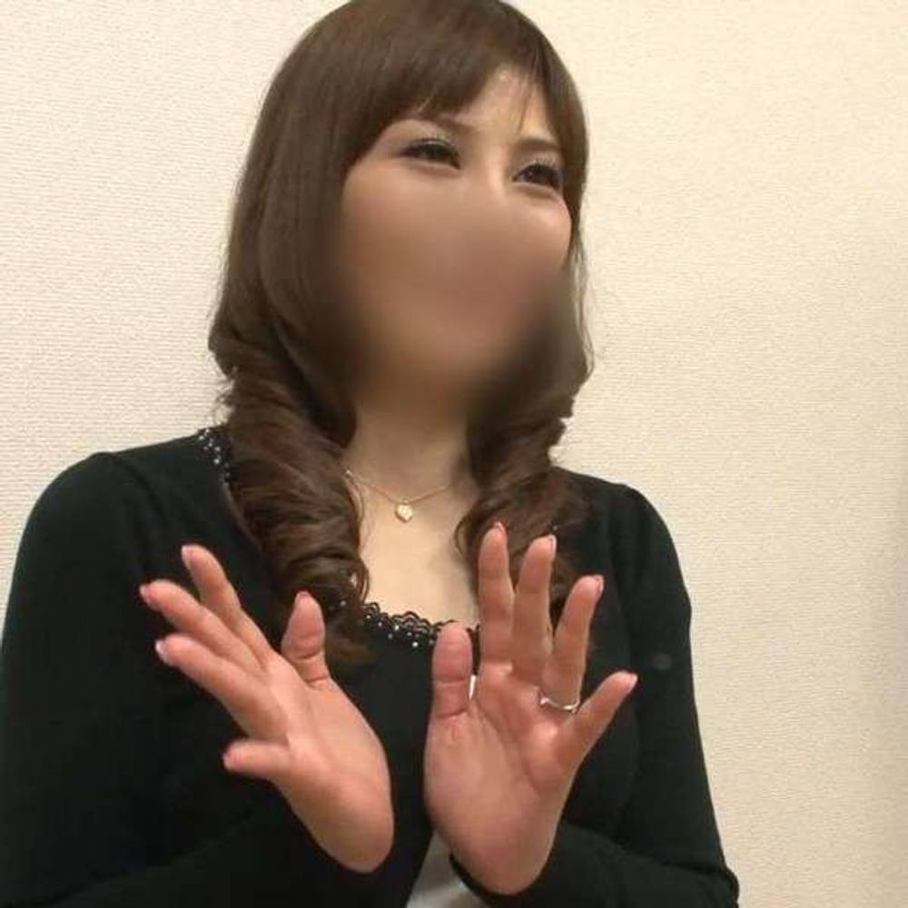 【素人】上品で美人なスレンダー奥様。童貞チンポに発情して、極上の筆下ろししてくれました。