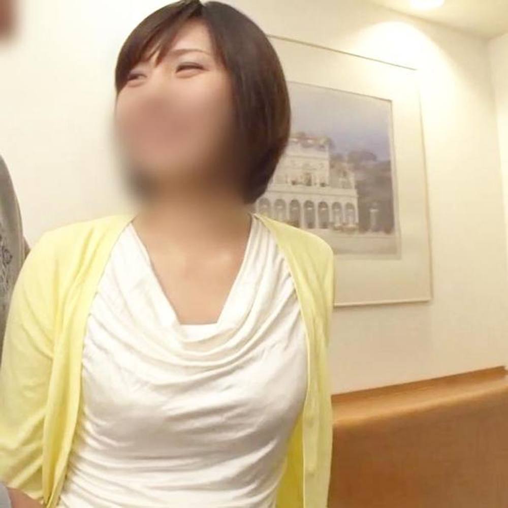 《中出し》ショートヘアーのFカップ巨乳人妻とハメ撮りSEX◆巨乳と美尻揺らしてアンアン喘ぎイキ！どっぷり膣内射精！