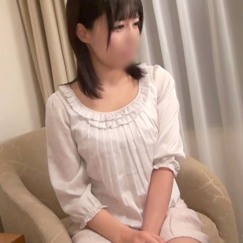 【個撮】柔らかEカップの黒髪お姉さん。 避妊具無しセックスでメスになると、快感の表情を浮かべながら中イキ！