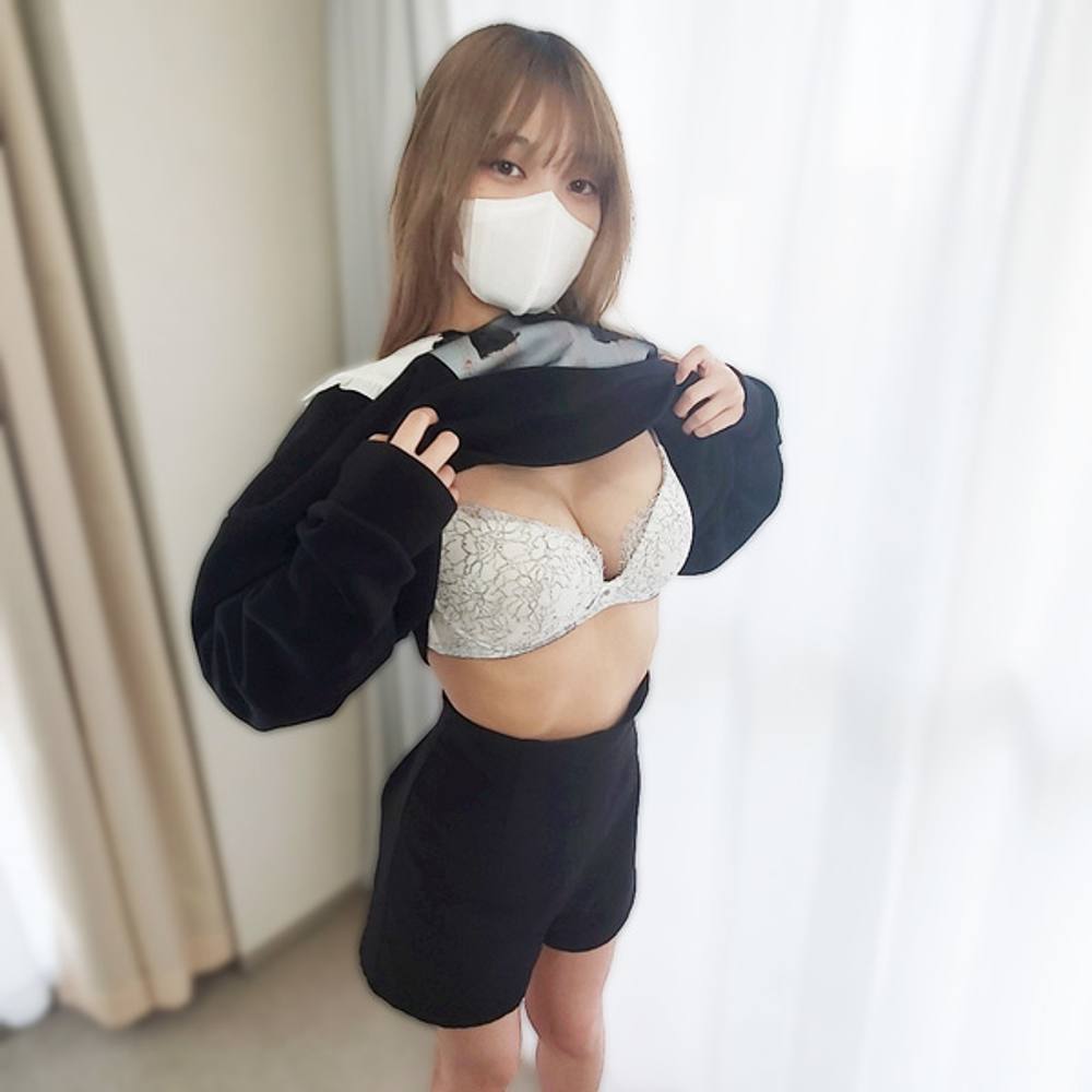 卒業してすぐ金髪にした⑱歳美樹。抑圧された生活からヌケ出し美乳を使って大人チンポを丁寧パイズリ。引き締まった身体が精子まみれ