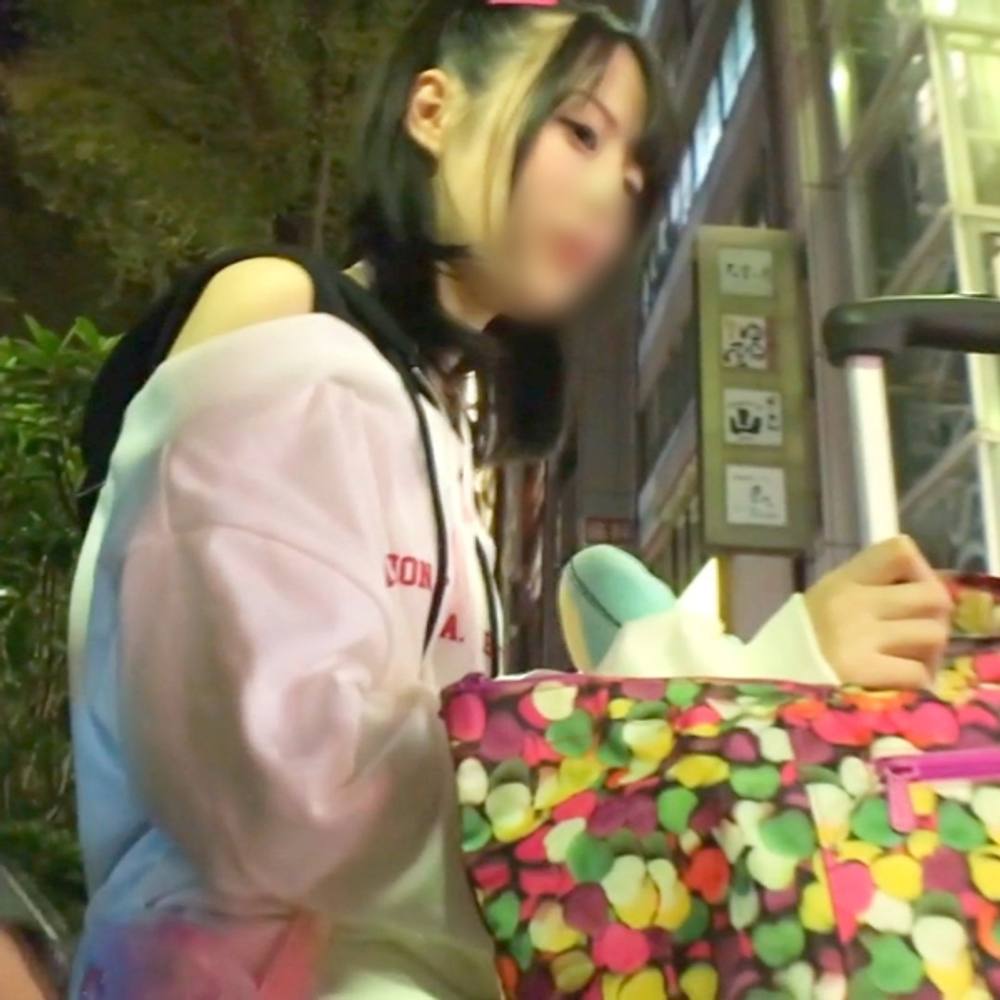 【個撮】渋谷にいたメンヘラちっぱい女子”さきちゃん” パイパンおまんこ生ハメで、エロ可愛い声を出しながら中イキ♥