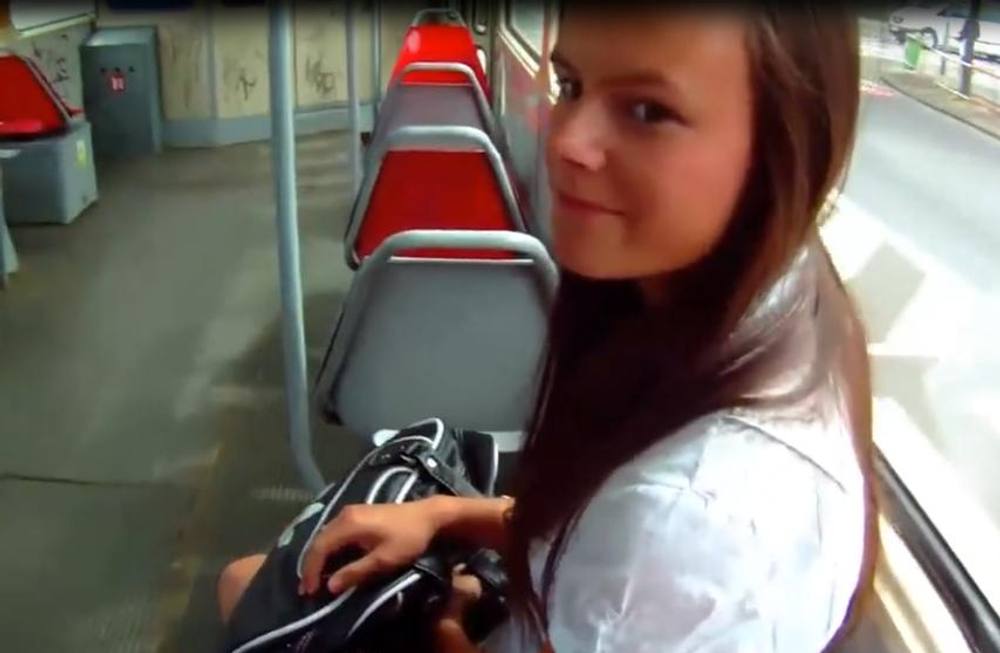 【個人撮影】バスの中で若いど素人女性をナンパｗ丸見えプレーｗｗｗ