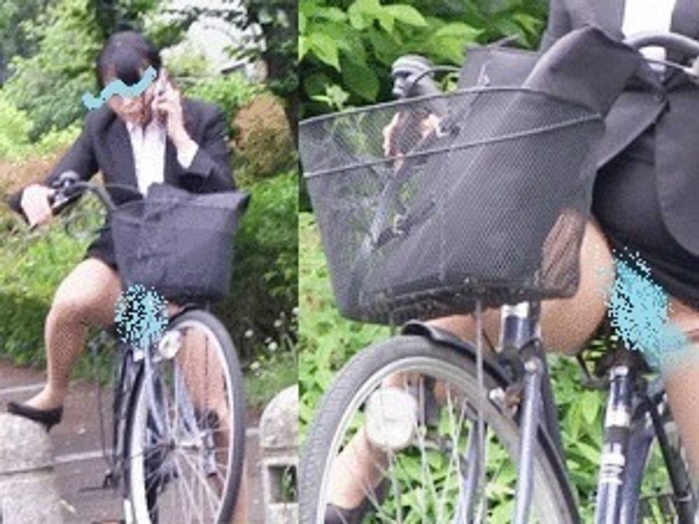 奇跡の瞬間！仕事中OLお姉さんの　自転車パンチラ　ふたりセット