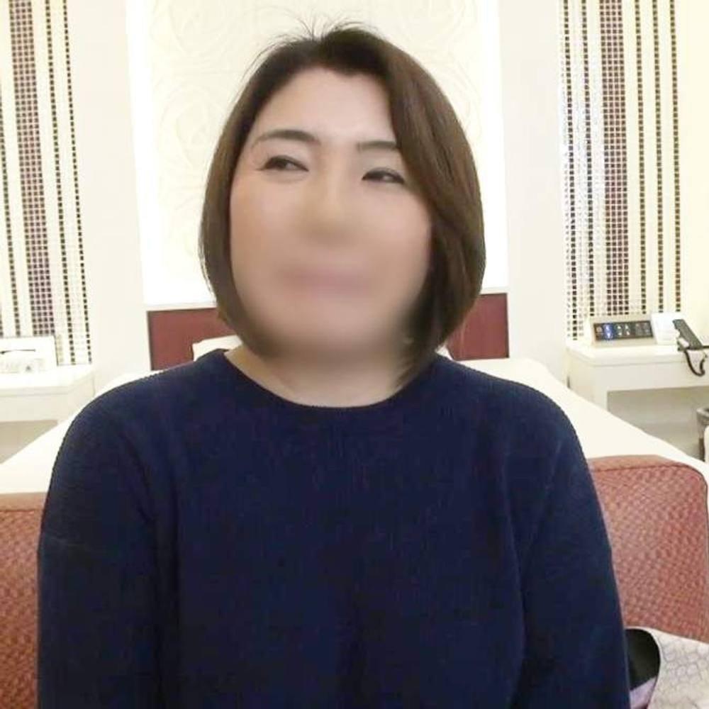 【熟女】きめ細やかな白肌と熟女ならではのとろけそうな質感！51歳ぽっちゃり熟女◆カメラの前でオナニー披露！他人棒で豊満BODY震わせイキ狂い！