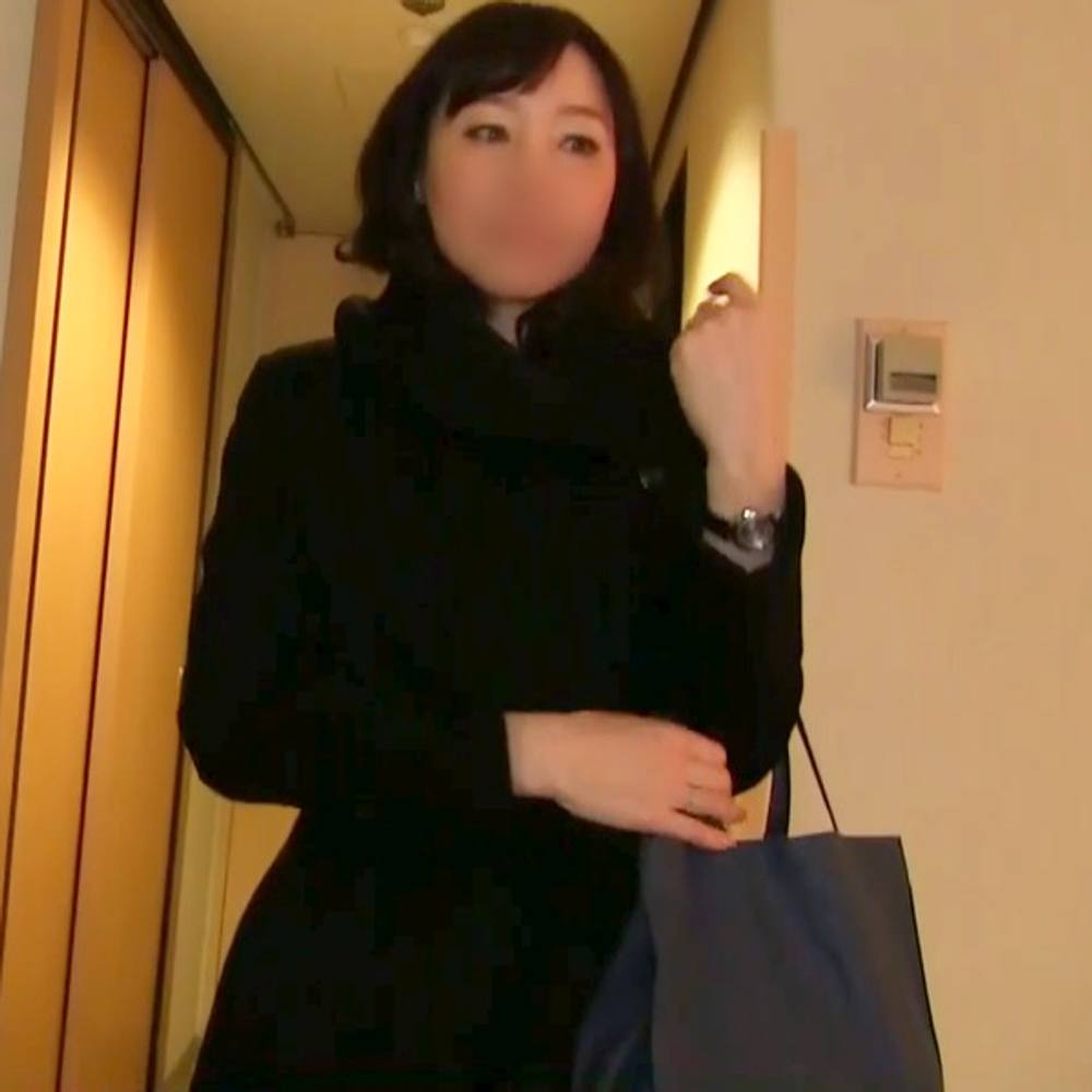 【個撮】上品さがある社長妻と不倫SEX！ 四つん這いにさせてクンニ→アナル舐めで痴態をさらけ出してくれました。