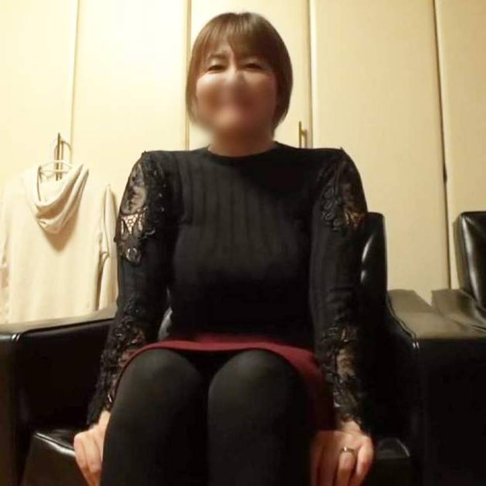 【熟女】Gカップ巨乳を持つショートヘアー熟女（52）◆エロいフェラチオ・ふわふわおっぱいでパイズリご奉仕！生チ○ポで巨乳揺らしてイキまくりのハメ撮りプレイ！