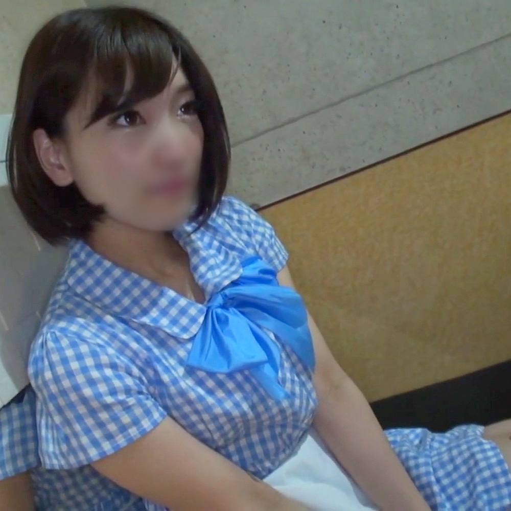 【ハメ撮り】真っ白美肌に反する剛毛マンコの美人リフレちゃん。 店内セックスでマゾっ気が出るほど本気で絶頂！ 痙攣キツまんにどっぷり中出し。