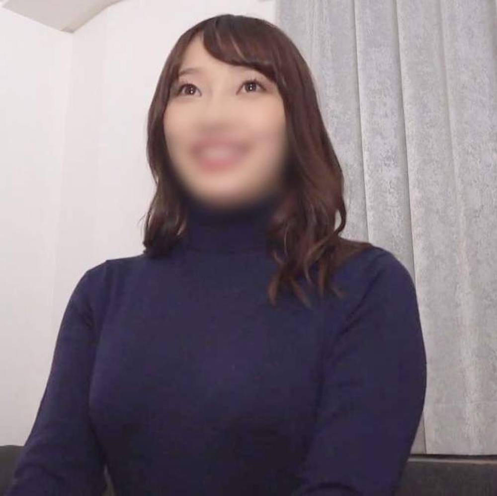 【中出し】清楚に見えてビッチ！34歳・スレンダー人妻と濃厚ハメ撮りSEX！巨根ち○ぽでのけ反りイキ！パイパンおま○こに中出し！