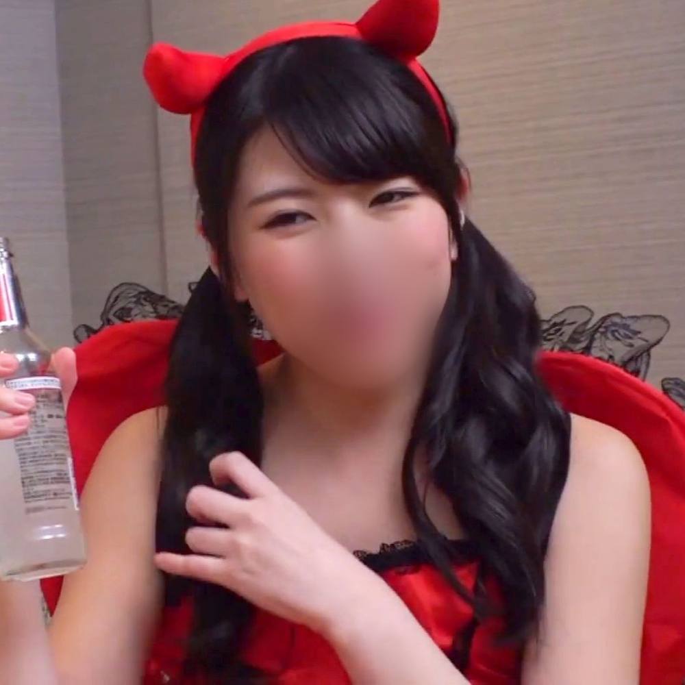 【個人撮影】アイドルにいそうな乙女ルックスな大学生(21歳) 初コスプレセックスで感度上昇→開脚騎乗位で一心不乱に腰を振ってガチ膣イキ♥