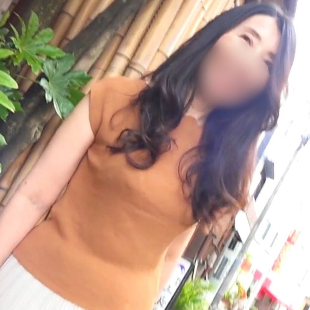 【素人】純白美肌の47歳熟女と不倫セックス。 乳首舐めで濡らし、クンニで絶頂を迎える超敏感な剛毛おまんこ。