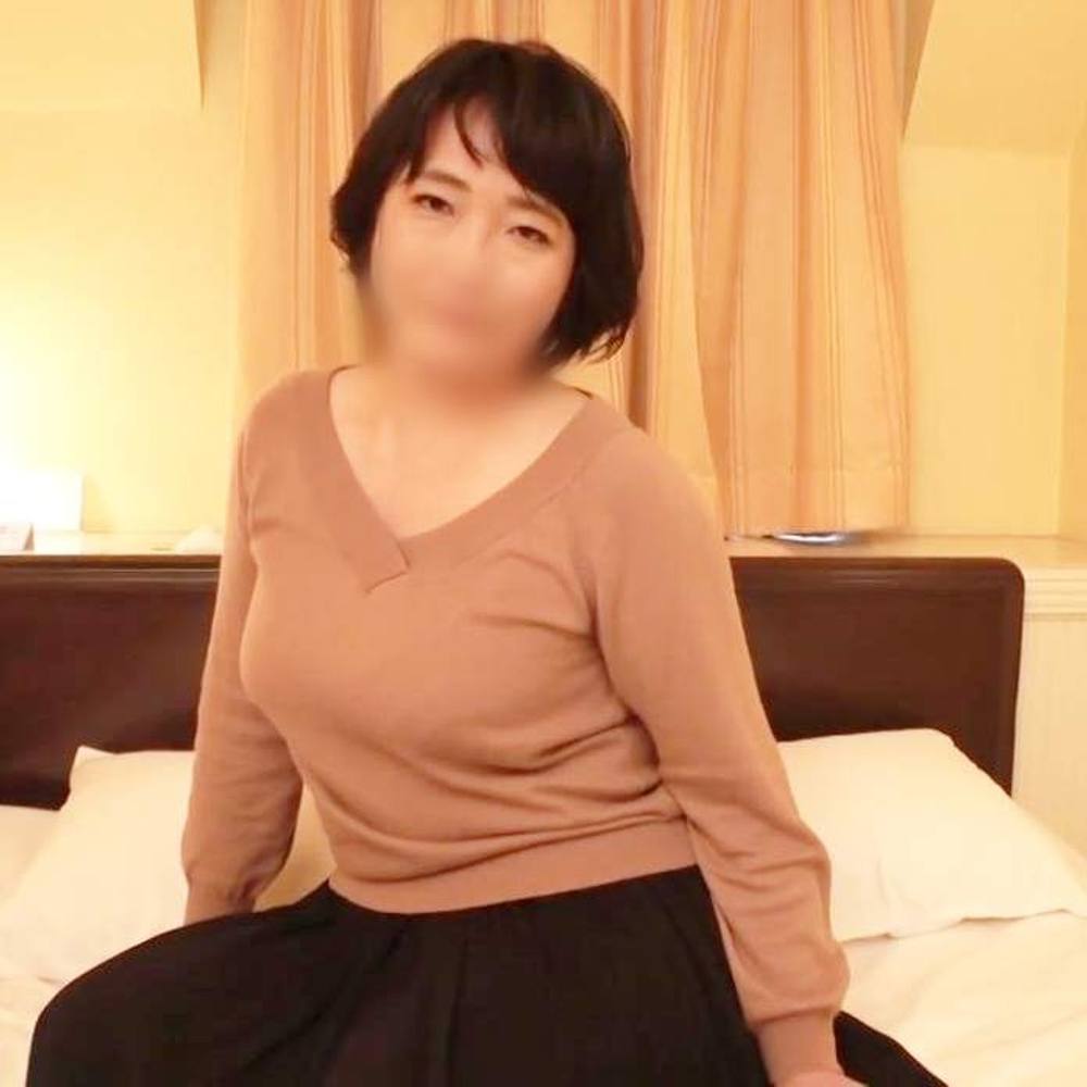 【熟女】色白・ぽっちゃりBODY。Fカップ。53歳。むつみさん。ぽっちゃりボディを存分に震わせてイキまくる。熟したおま○こにどっぷり中出し。