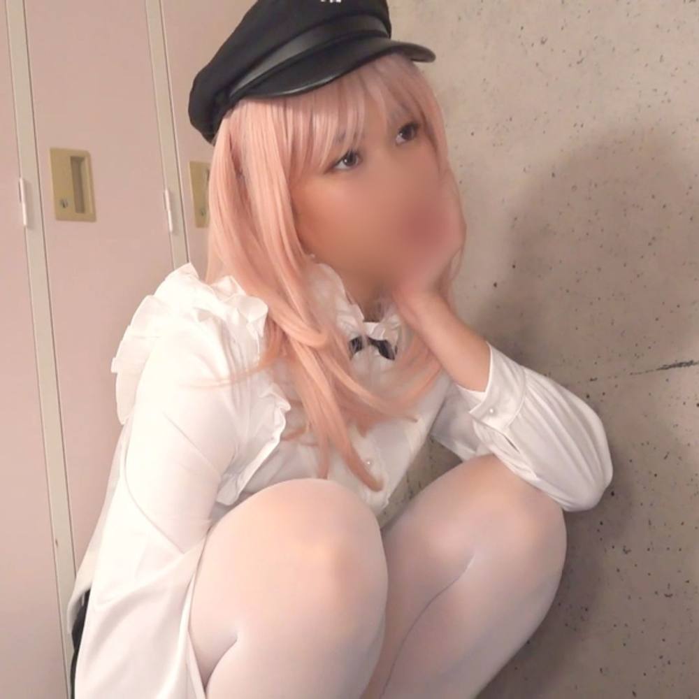 【素人】ピンク髪が似合う巨乳コスプレ女子かのんちゃん♥ クンニをしていると腰振りで顔におまんこを擦りつけながらイク～！