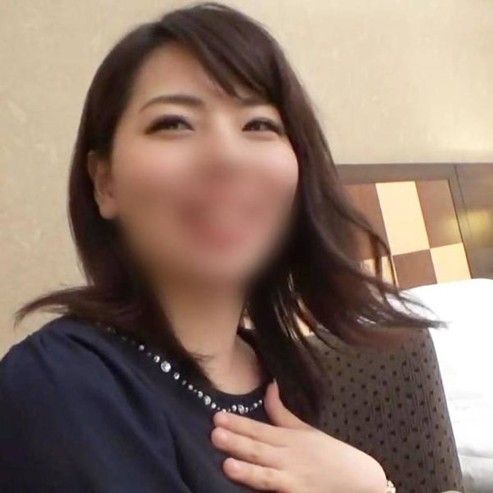 【中出し】結婚8年目、33歳人妻が初の浮気セックス◆一ヶ月ぶりのチ●ポに性欲爆発でイキ狂う人妻に大量膣内射精！