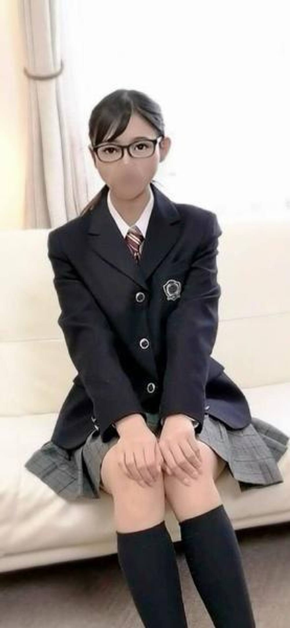【秀才美女】初撮影・卒業式　 答辞を読んだ真面目18歳。緊張の処女喪失映像一部始終、中出し。※特典増量中※