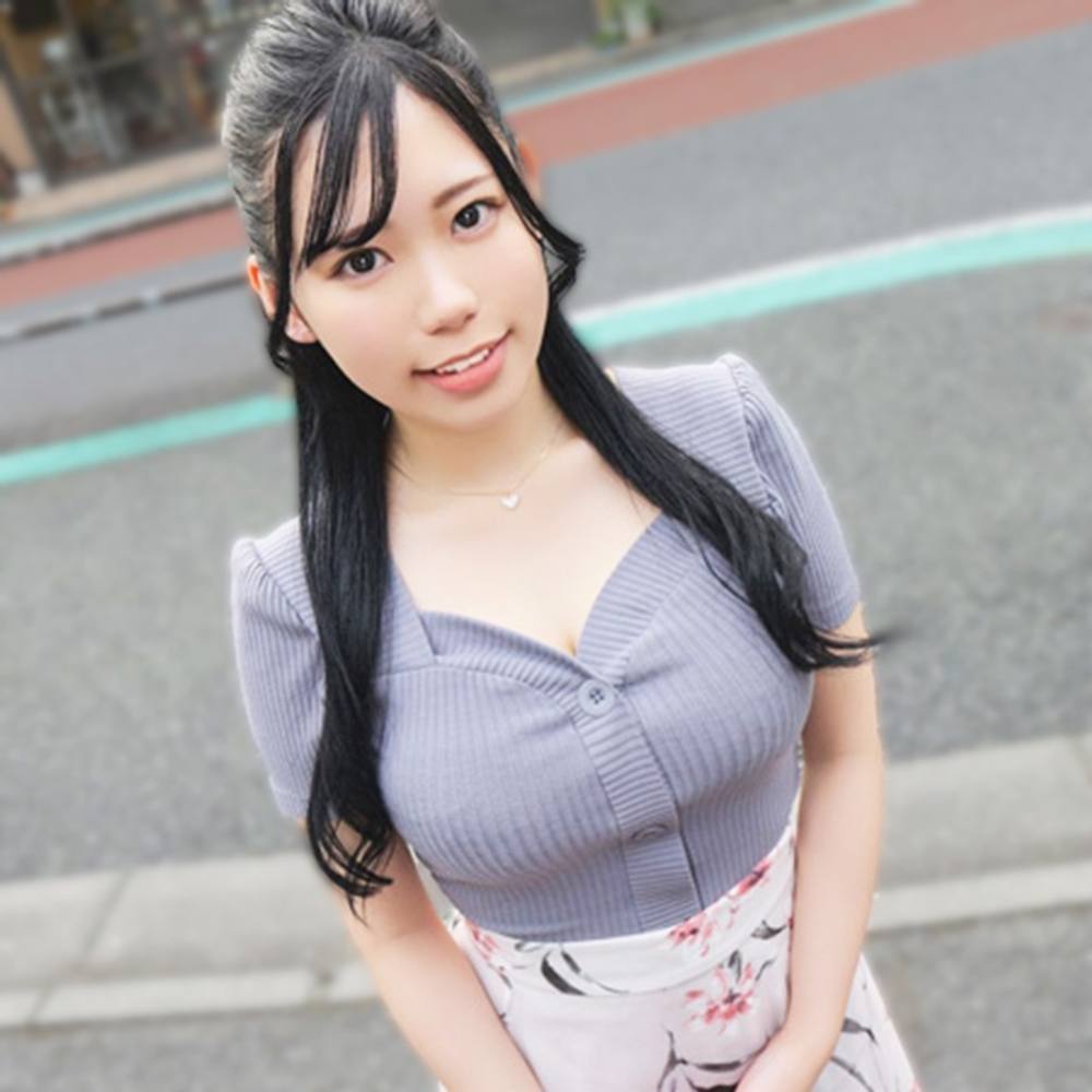 【初撮り】超美巨乳!!Gカップ受付嬢ひかるちゃん20歳 仕事終わりの蒸れ蒸れパンティーのまま車内で男に跨り激しい騎乗位！通行人に見られて大興奮マ●コダム決壊大洪水